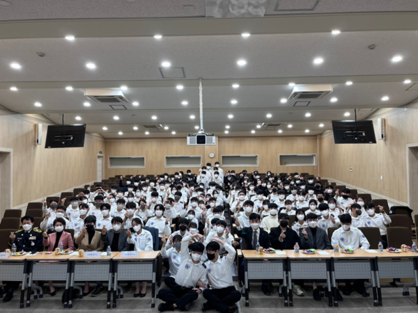 응급구조과 학술제 사진.png