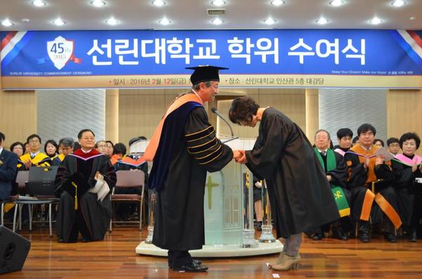 학위수여식.jpg