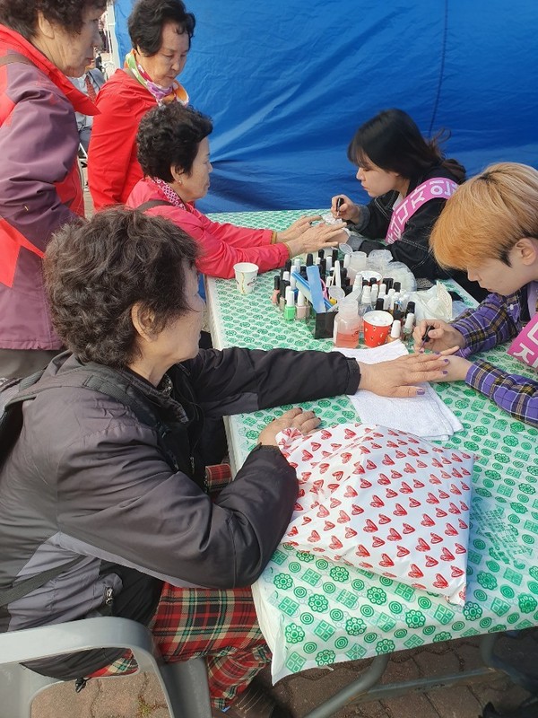 뷰티디자인과 장애인의날 봉사활동 1.jpg