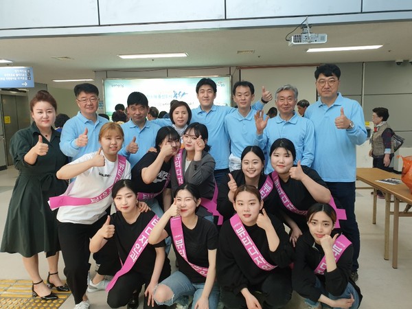 20190503 노인복지회관 어버이날 봉사활동6.jpg