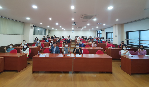 0803 선린대학교 내일&내일(job)지원사업 요양보호사 양성과정 개강식 사진.png